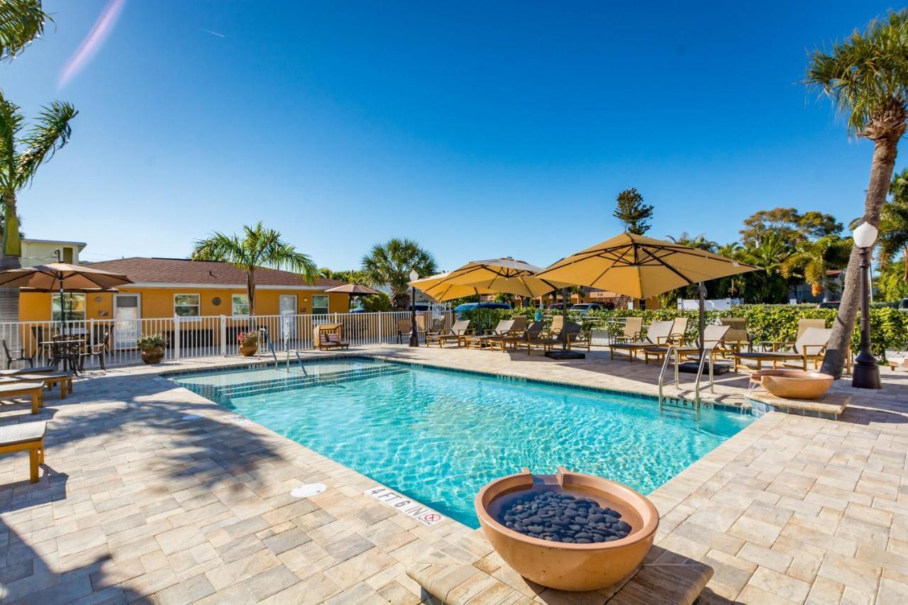 Upham Beach Inn St. Pete Beach Exterior photo
